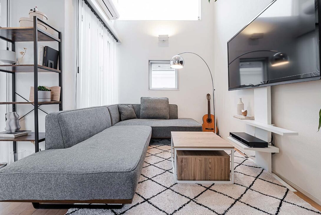 Afro-Japanese Fusion Decor: When Wabi-Sabi Meets Vibrant Textiles