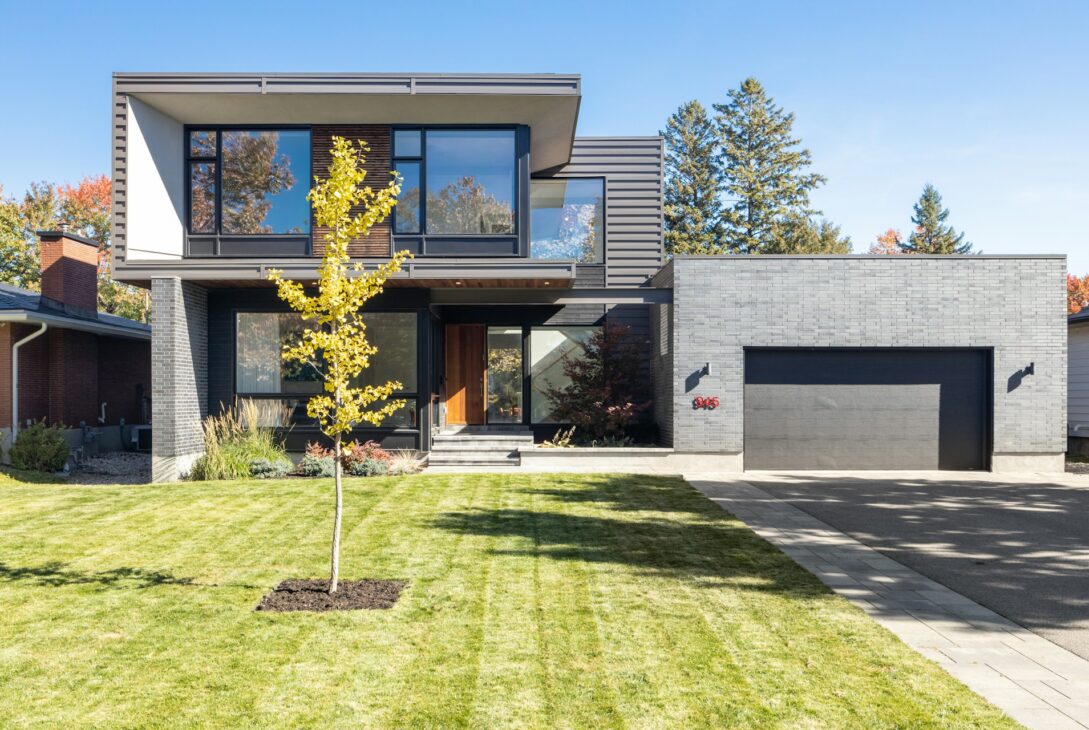 Why Your Garage Door Gets Stuck in Tucson Heat